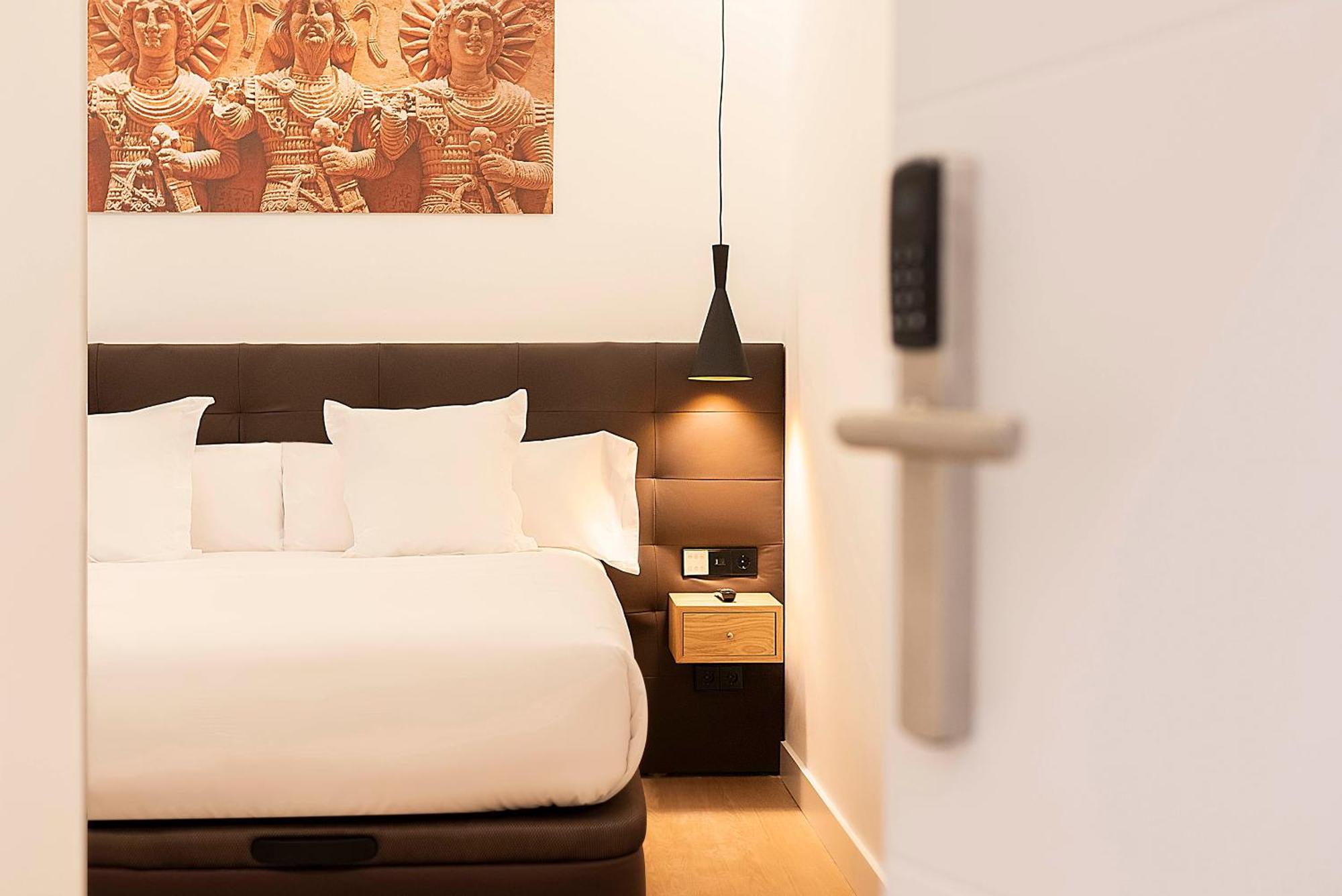 Woohoo Rooms Boutique Luna Madrid Exterior photo